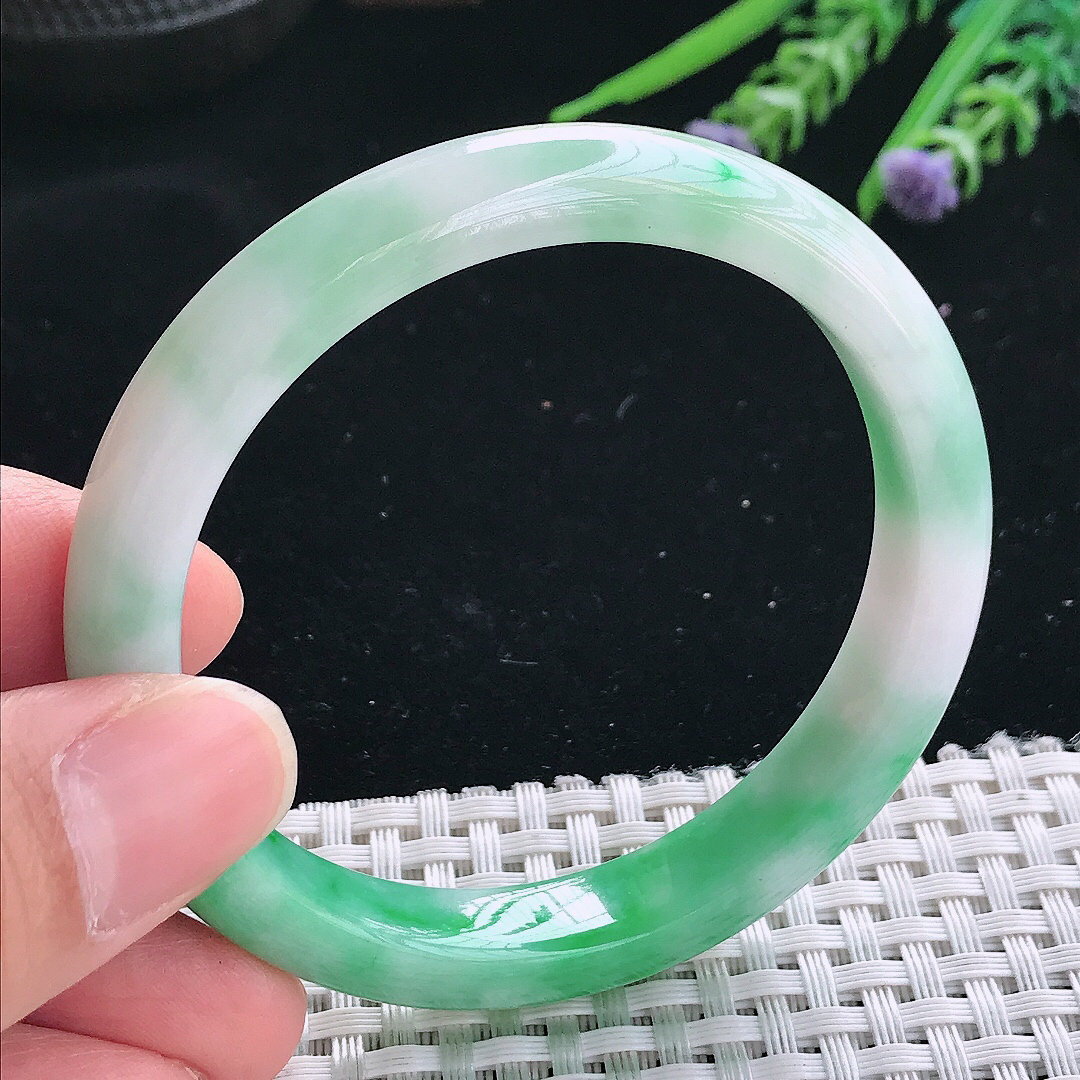 实拍天然翡翠55/10/7.6老坑精美温润飘阳绿手镯翡翠玉镯手环