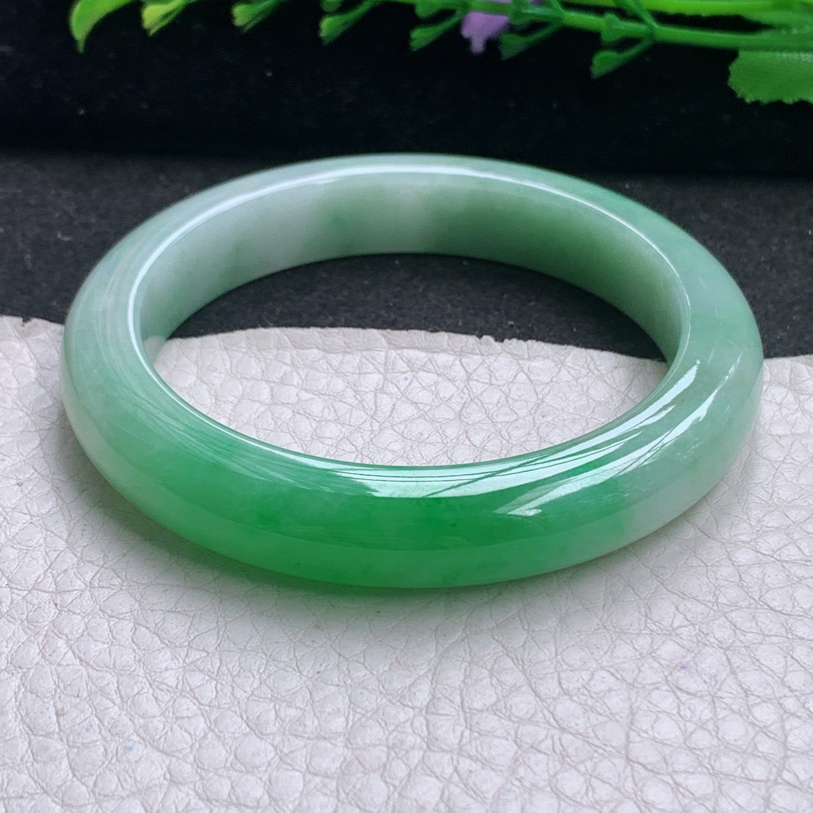 ax实拍53*10.3*8.4平安镯 缅甸翡翠A货玉手镯精美辣绿正圈玉手镯