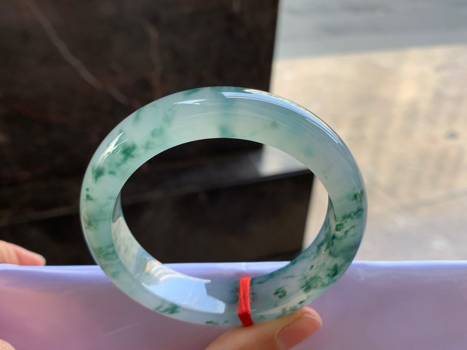 54-13.5-8.8

冰种蓝花手镯^_^飘花灵韵