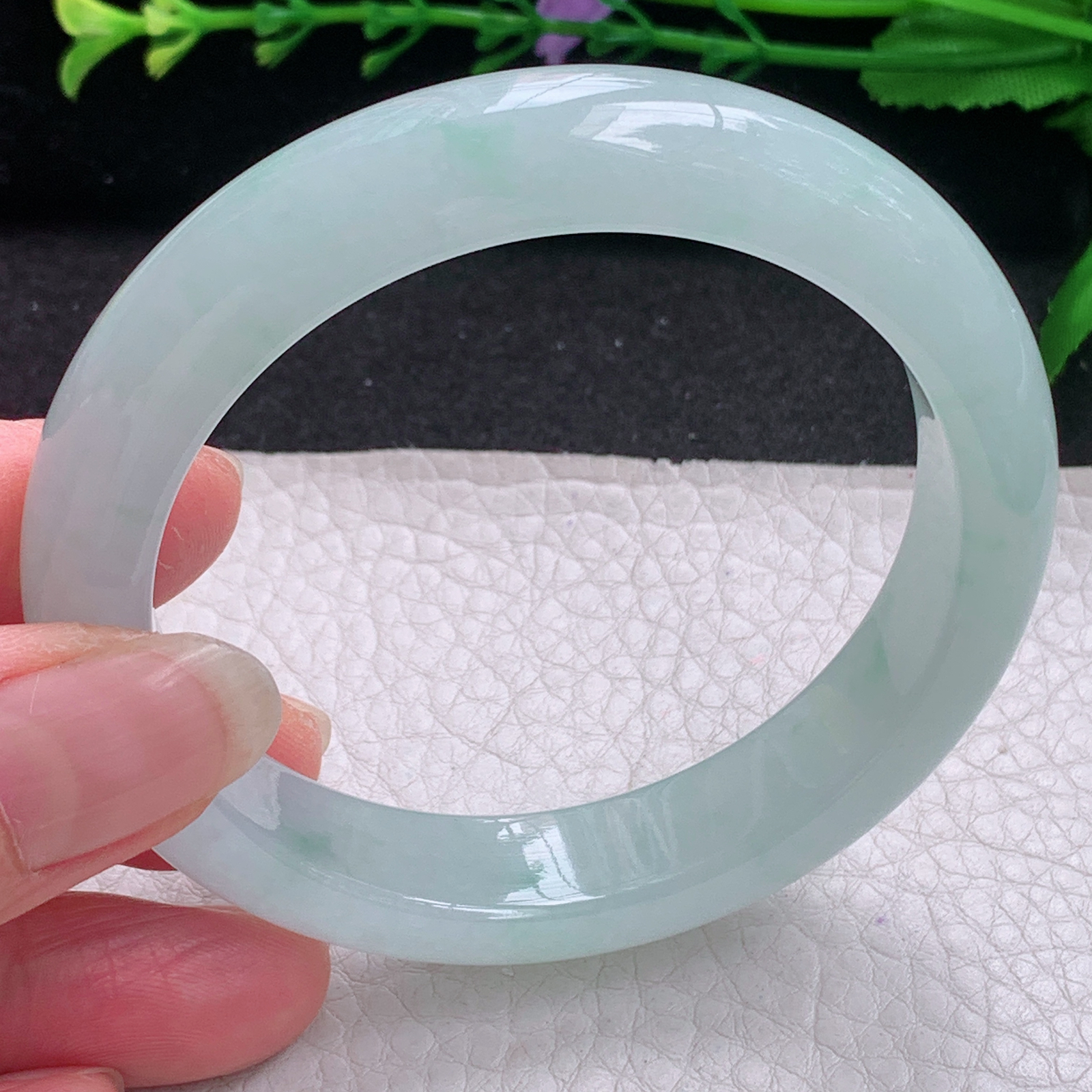 xo清爽款55.8*12.2*8.5平安镯 缅甸翡翠A货玉手镯精美冰爽浅绿宽边玉手镯