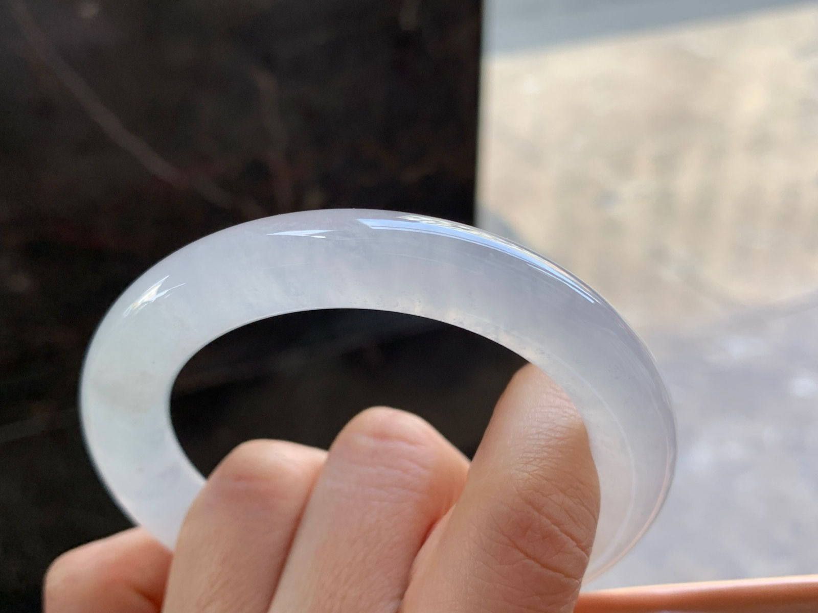 56-11

冰种圆条手镯^_^透亮