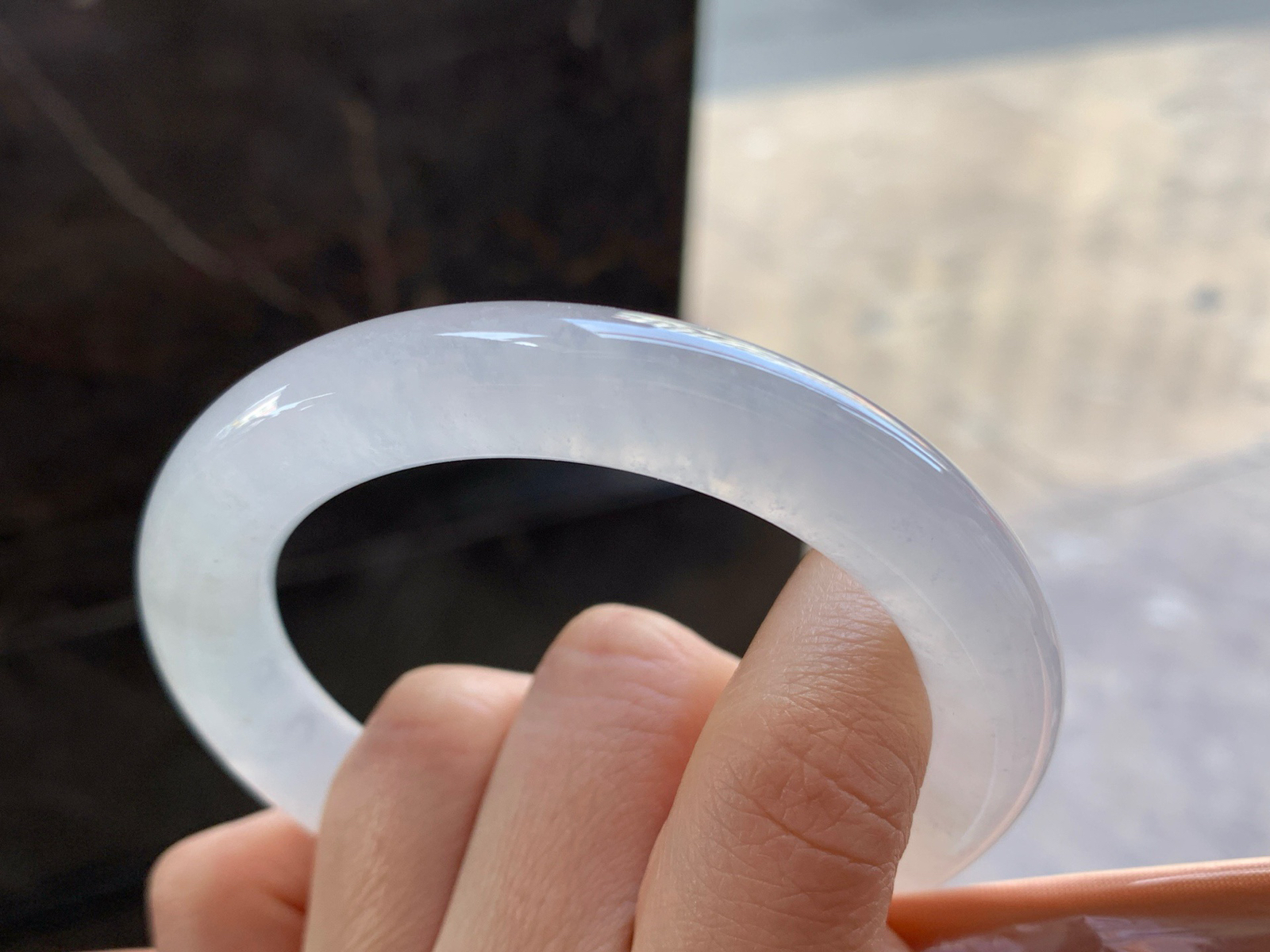 56-11

冰种圆条手镯^_^透亮