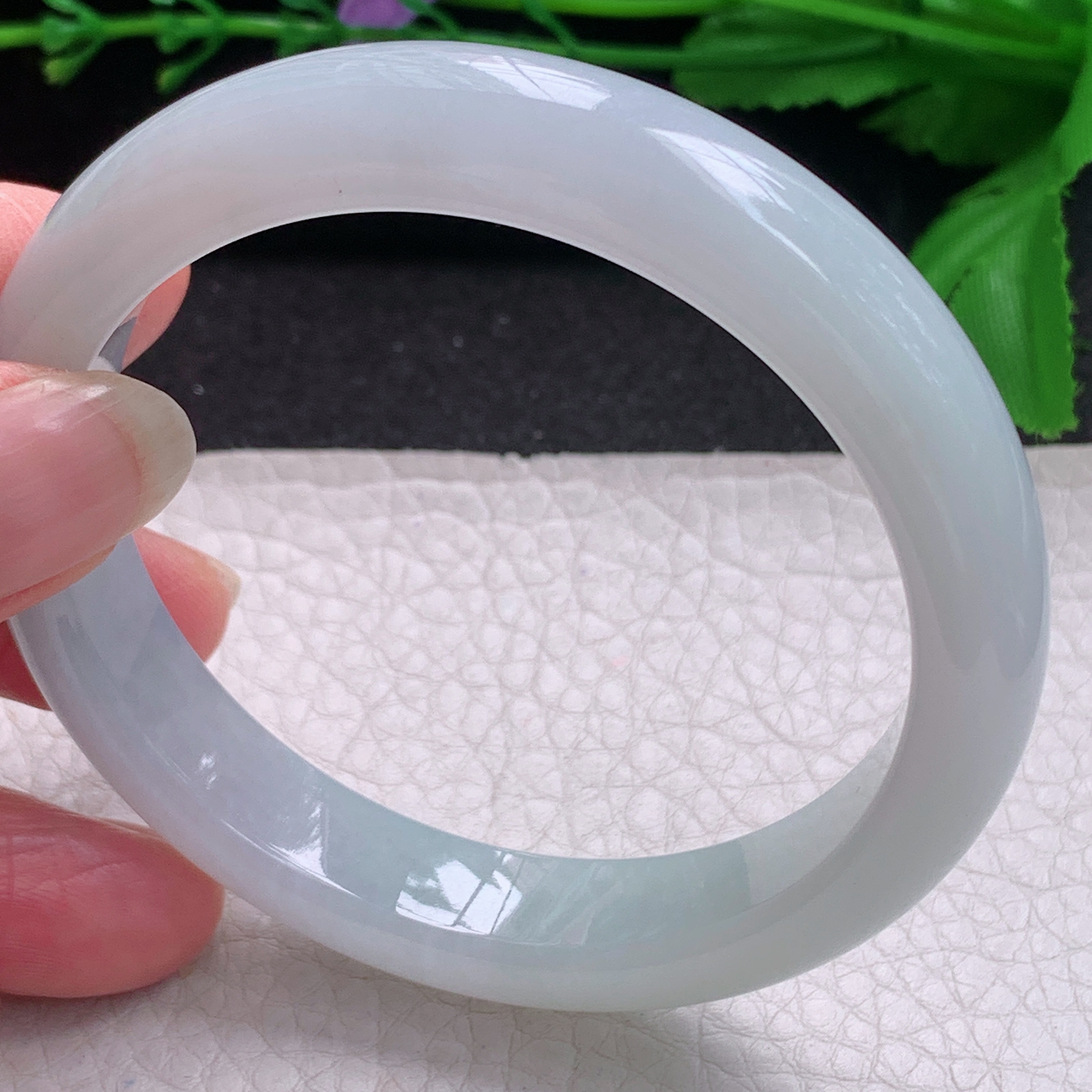 n冰爽款56*11.8*8平安镯 缅甸翡翠A货玉手镯精美冰纯白月光宽边玉手镯