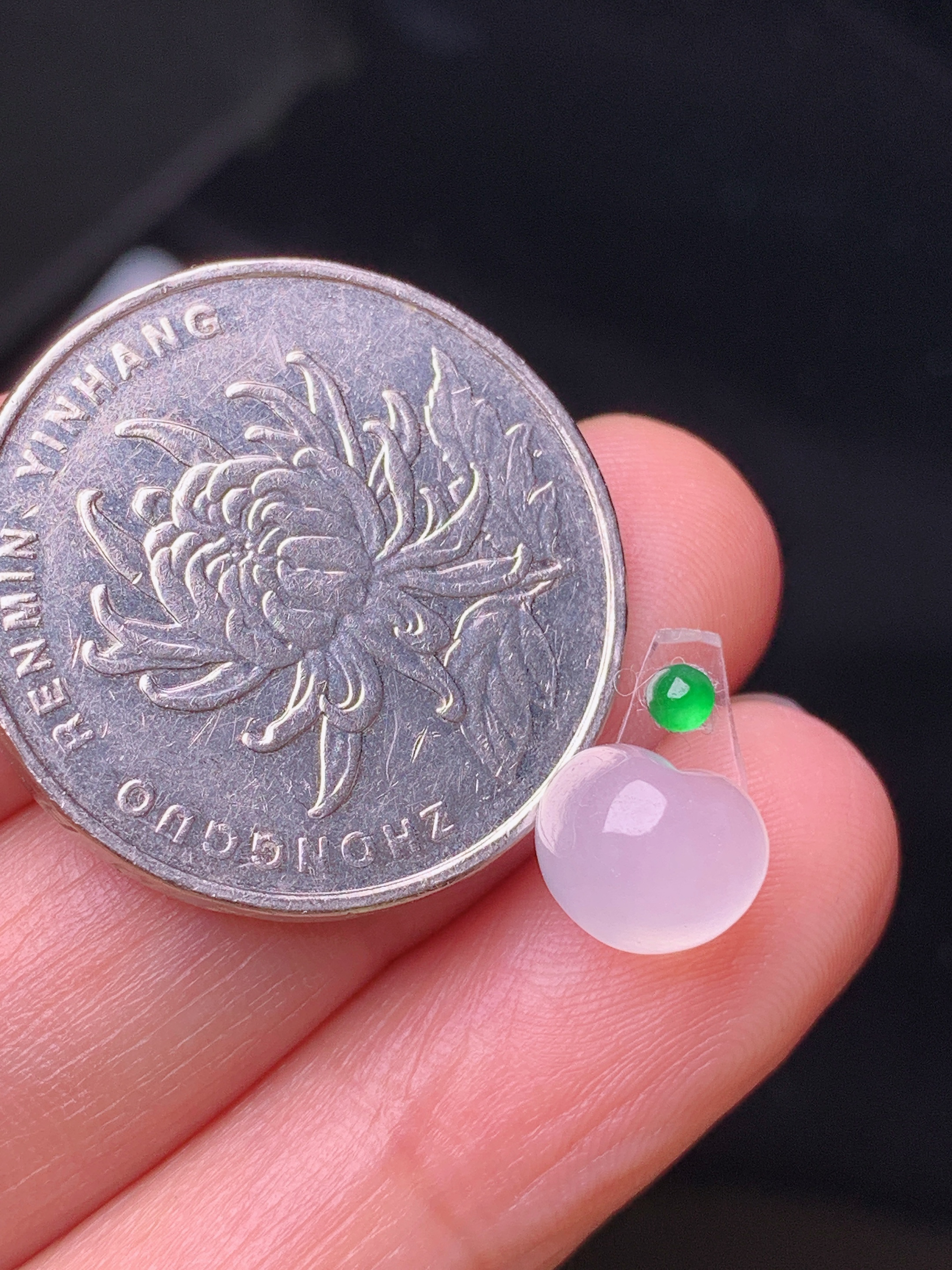 镶嵌款 冰种蛋面吊坠 玉质细腻 色泽艳丽清新 水润亮眼 整体尺寸7*8.5*5.5*2x