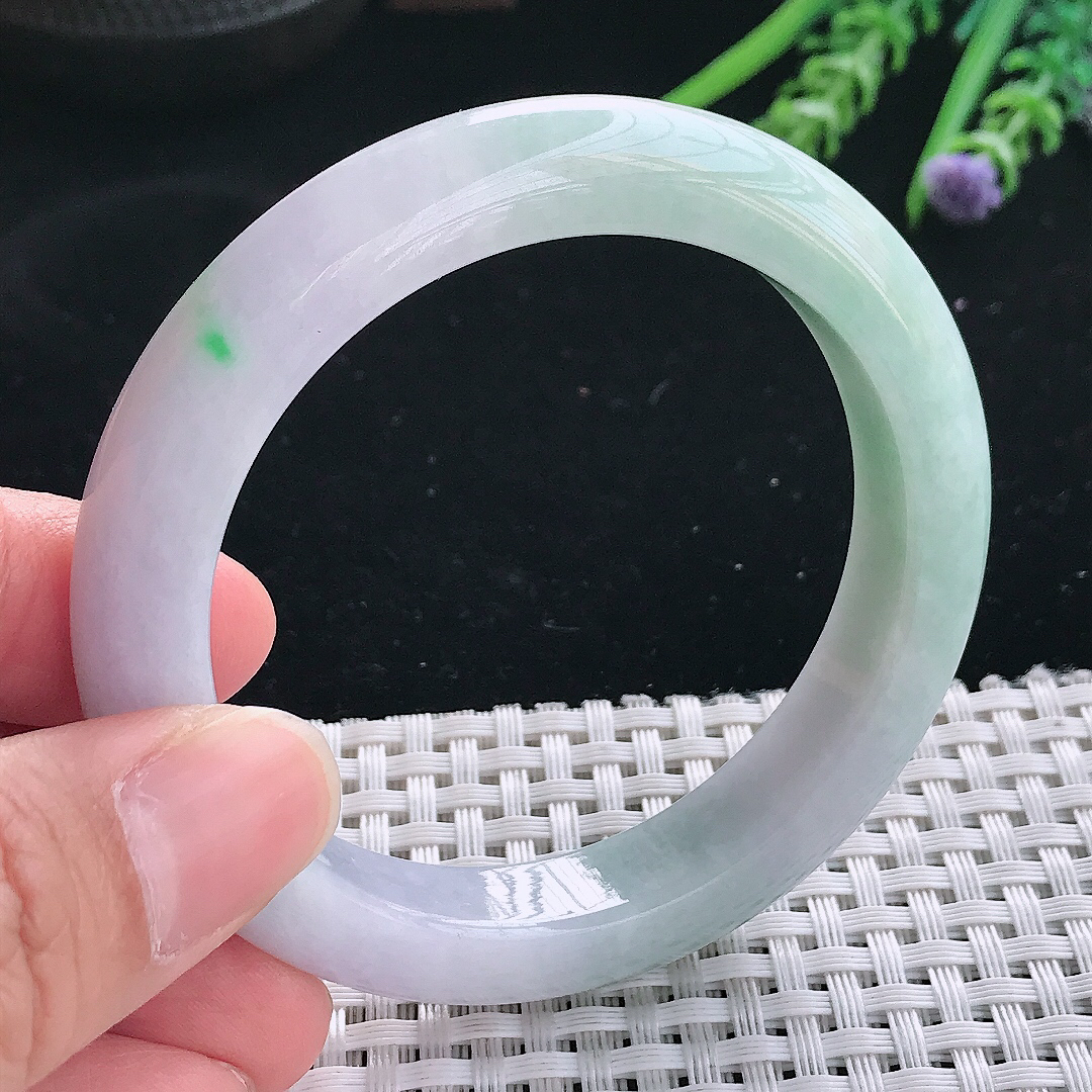 实拍天然翡翠54.5/11.2/9老坑精美冰润飘阳绿手镯翡翠玉镯手环