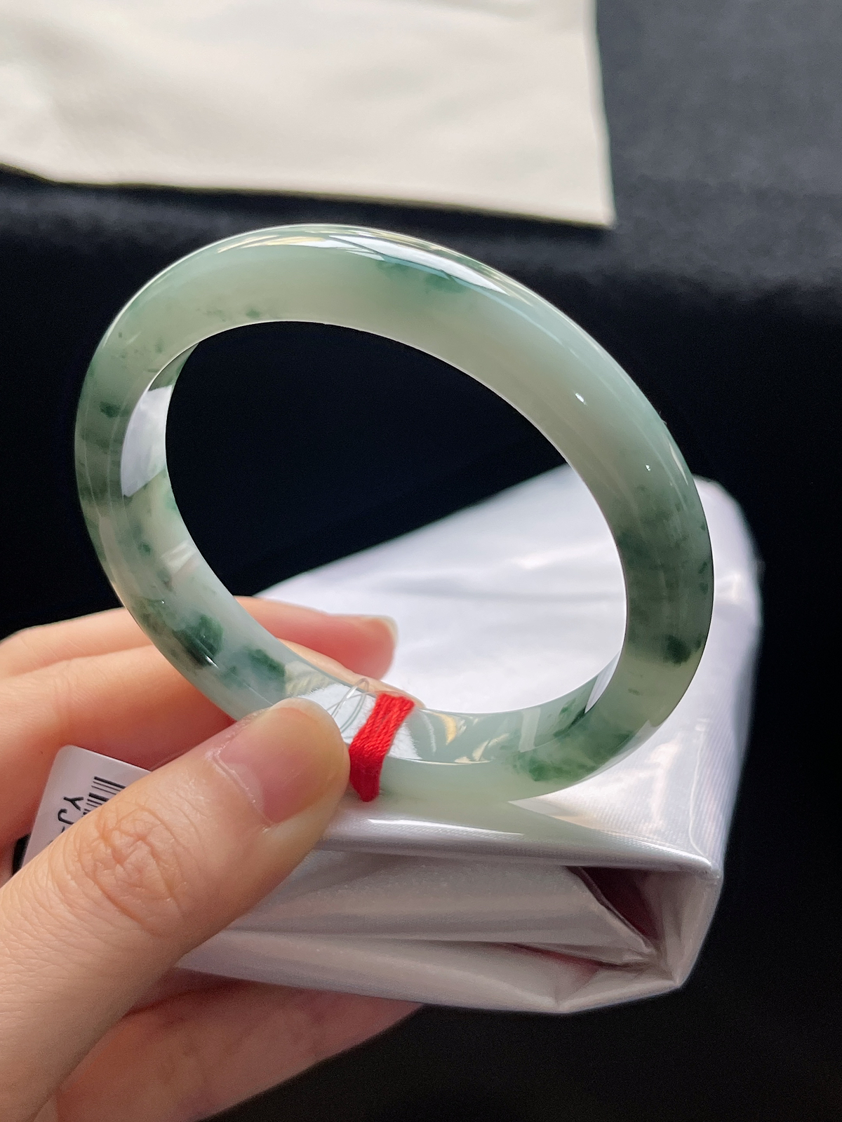 贵妃镯54.3圈口，翡翠冰糯种绿色手镯