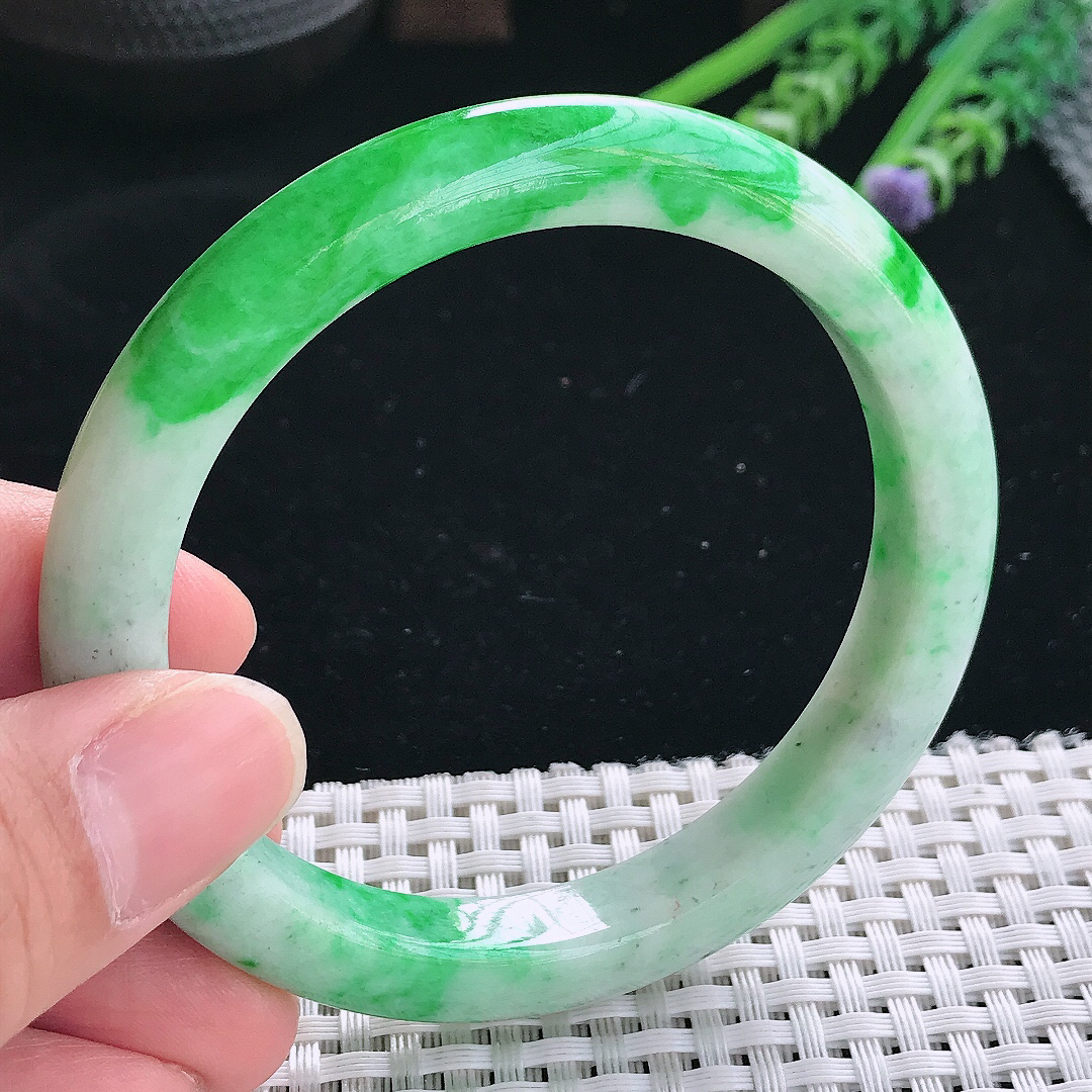 实拍天然翡翠59/9.8/8.8老坑精美辣阳绿手镯翡翠玉镯手环