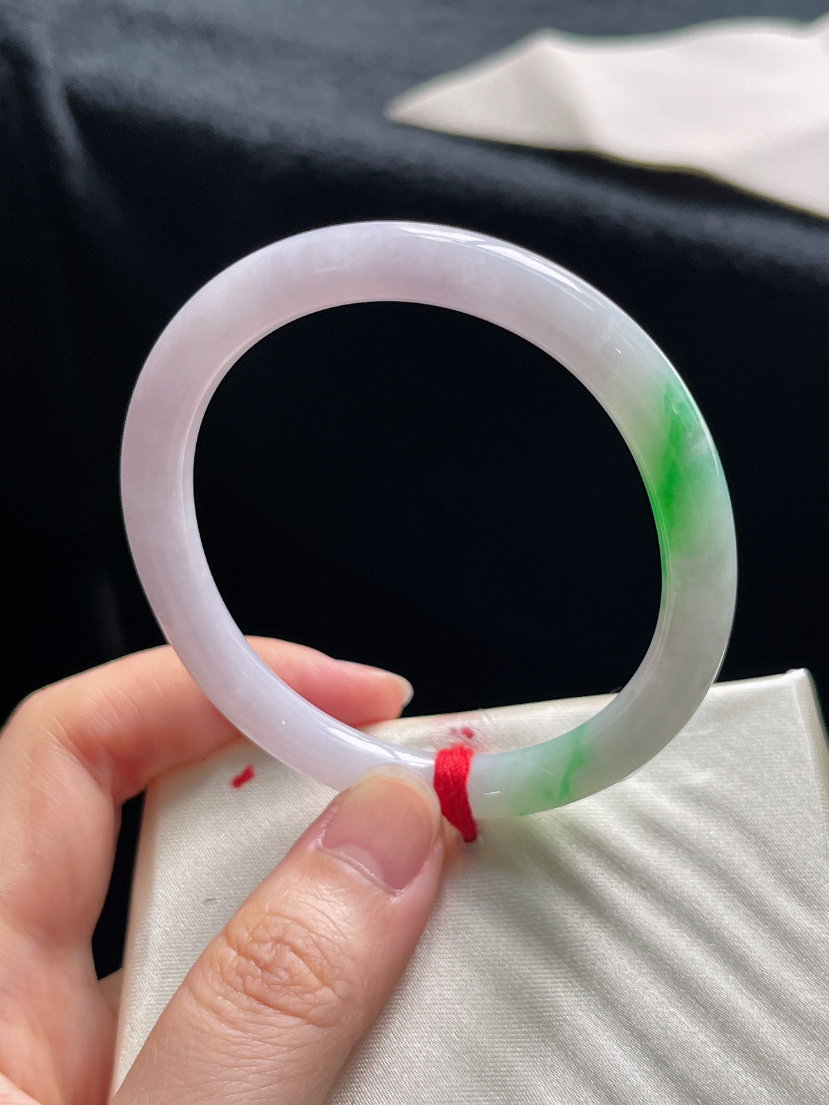 贵妃镯54.6圈口，翡翠糯化种飘花手镯