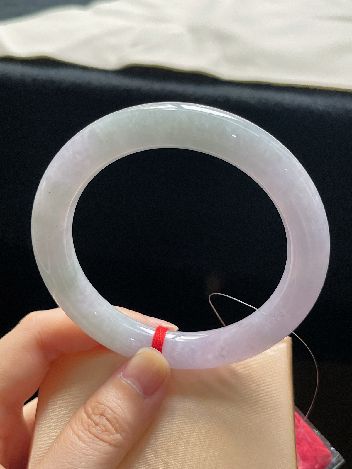 圆镯58.3圈口，翡翠糯化种春带彩手镯