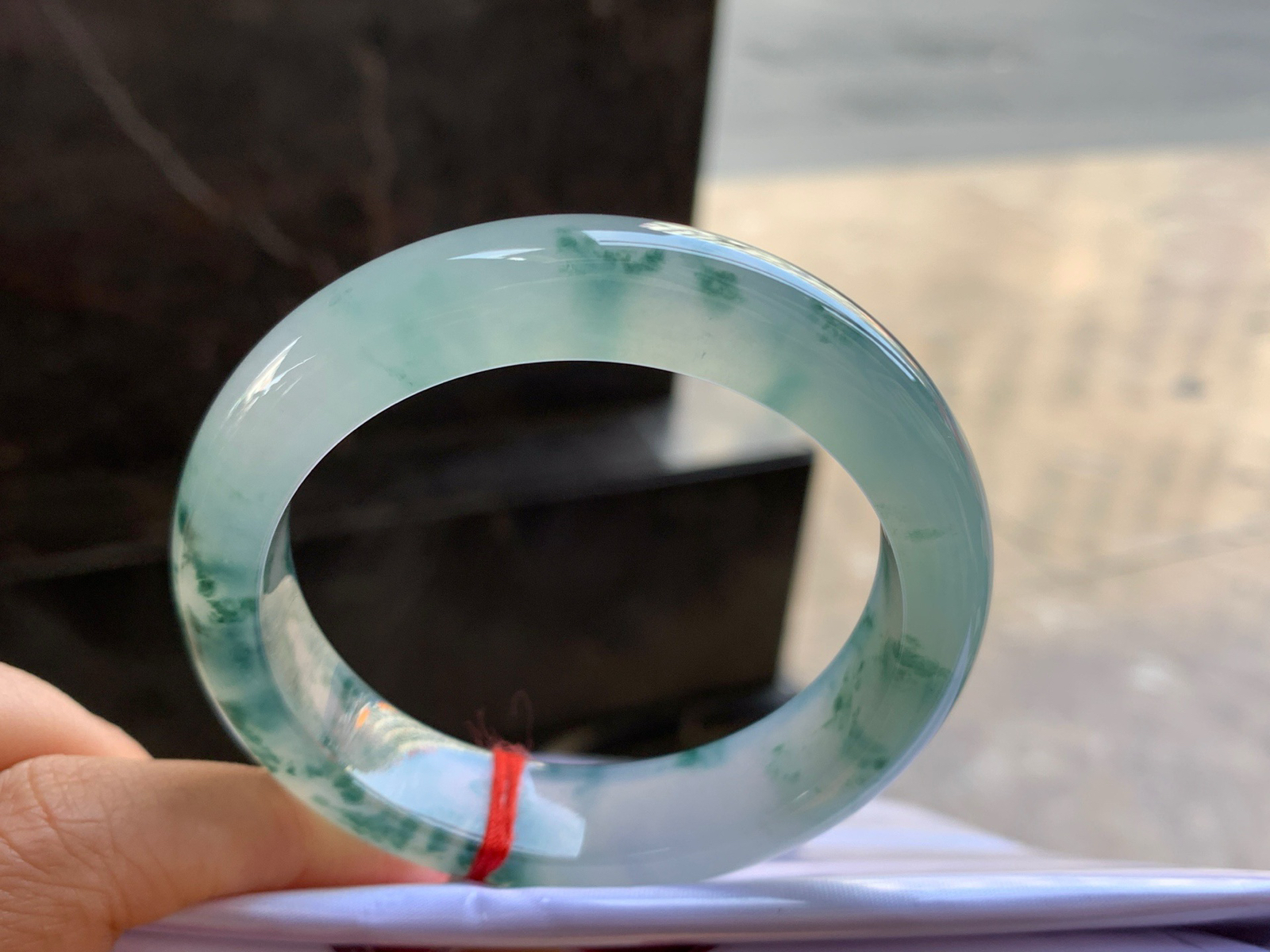 54-13.5-8.8

冰种蓝花手镯^_^飘花灵韵