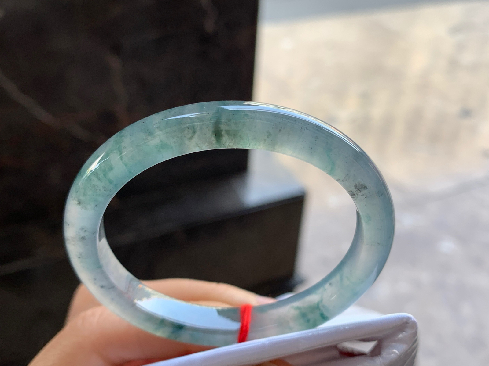 52.5-8.2-7.1

冰种贵妃手镯^_^透亮 正圈50可以带