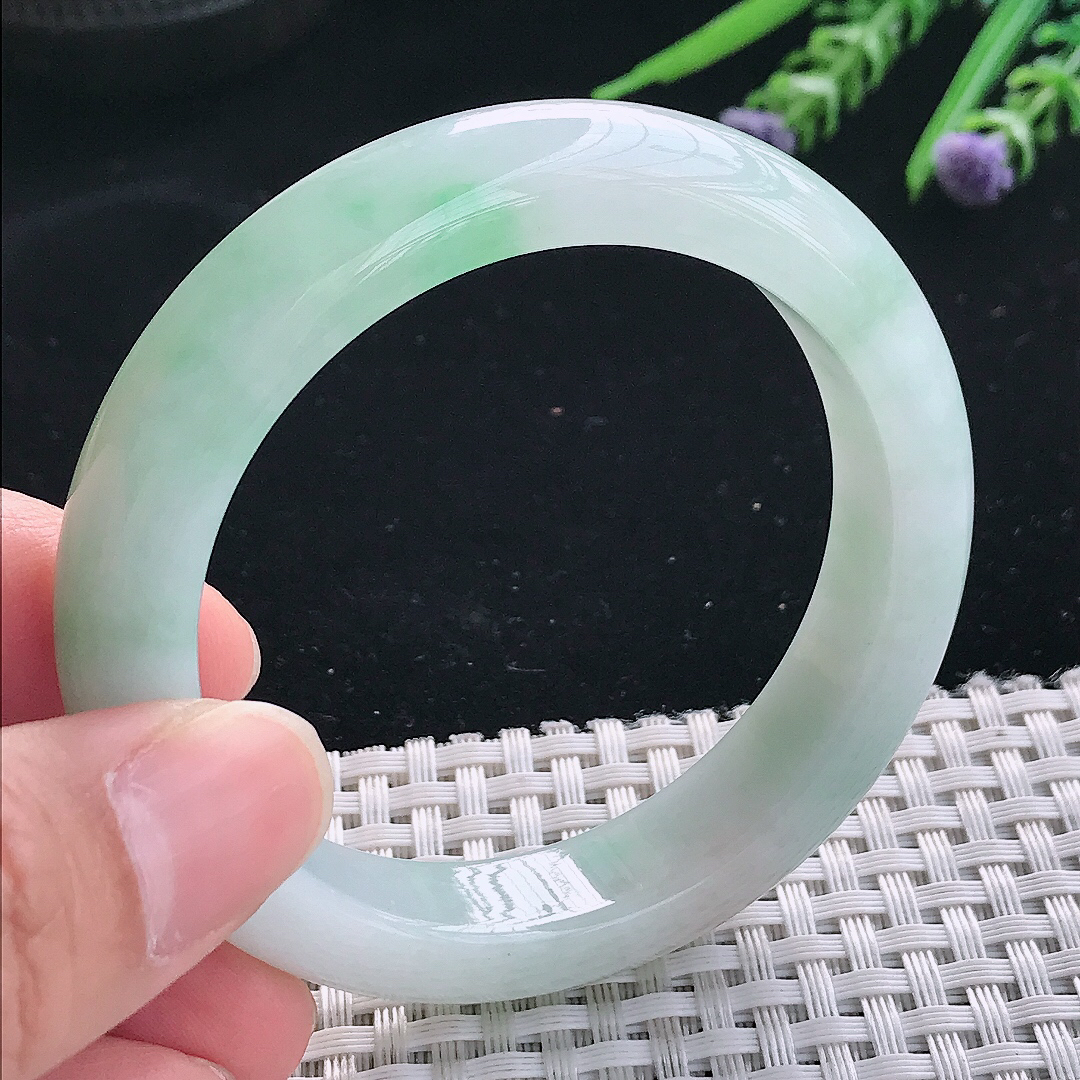 实拍天然翡翠52.8/12.4/8.6老坑冰润飘绿手镯翡翠玉镯手环