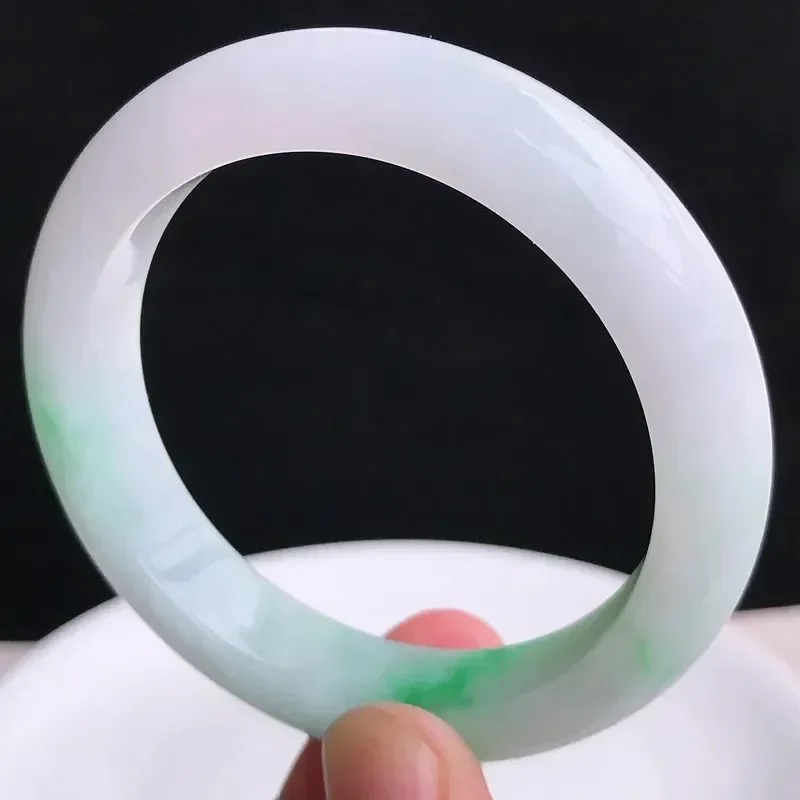 51圈口 自然光拍摄天然翡翠A货飘绿小圈口玉手镯 46.56克