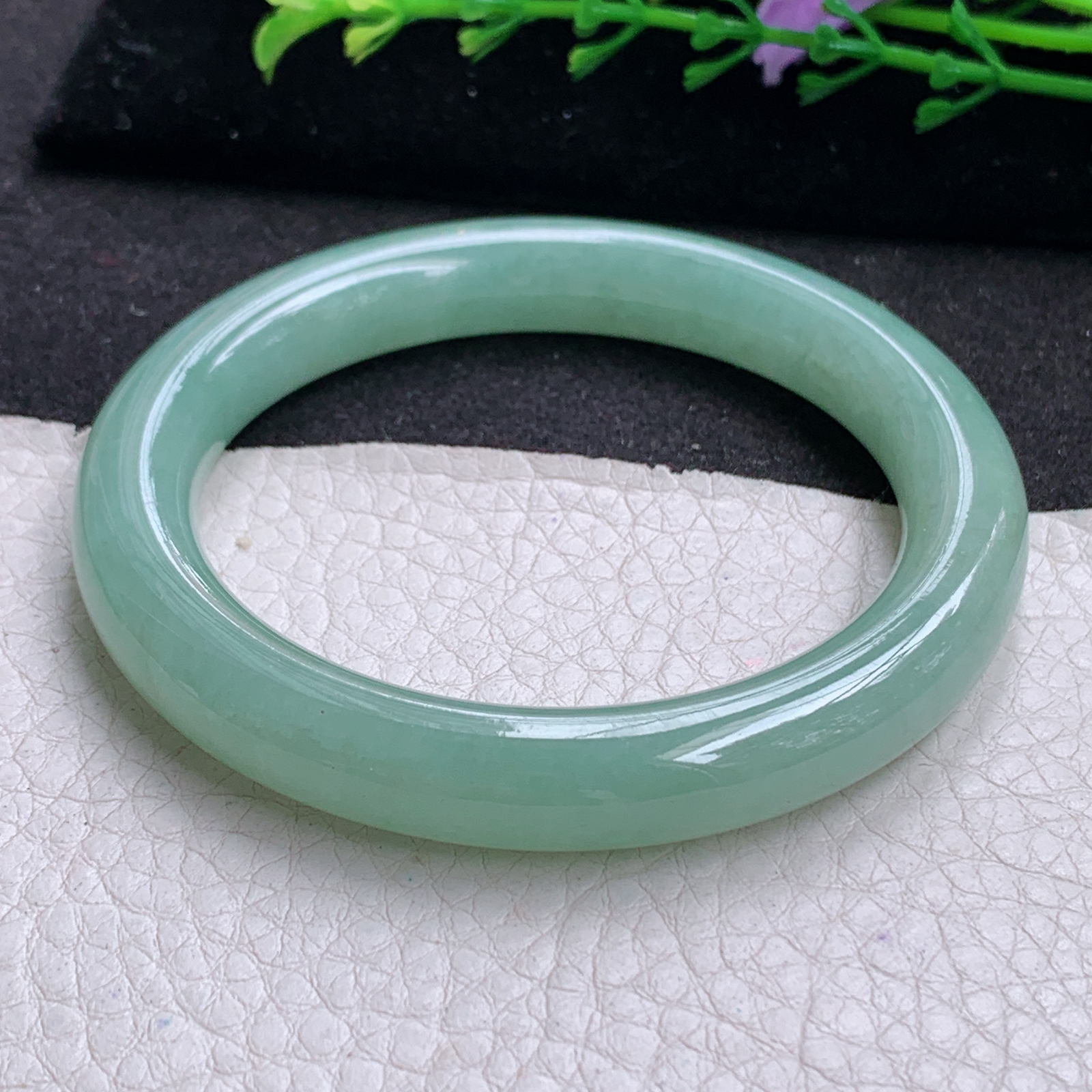 nc清新款54.5*9.8美人镯 缅甸翡翠A货玉手镯精美水绿圆条叮当镯