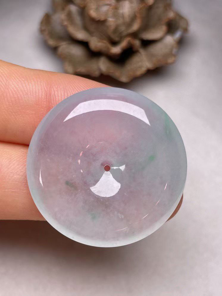 冰种飘绿【平安扣】吊坠，种水好，玉质细腻 ，卖相好‘