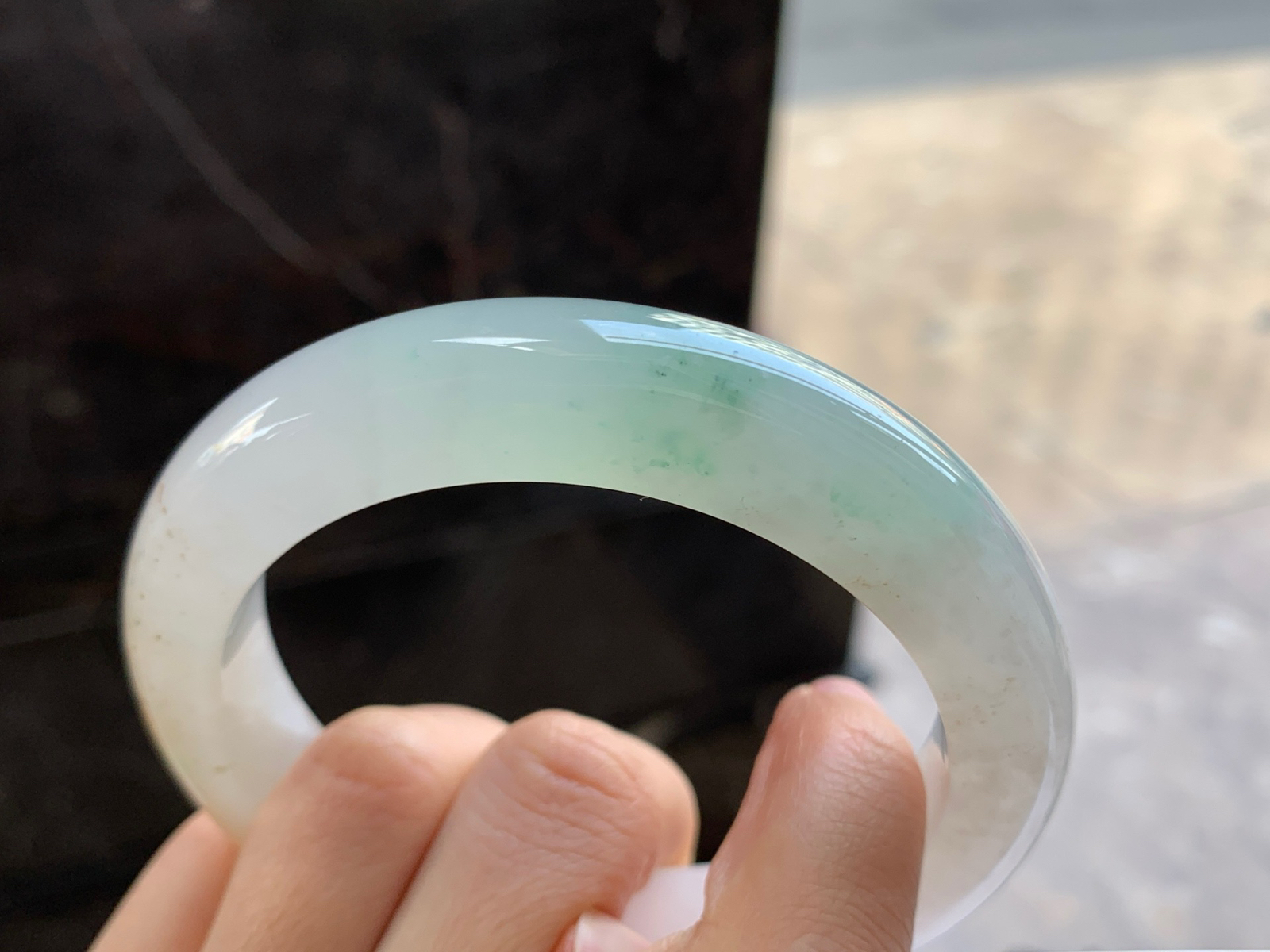 62.5-13.5-10

黄加绿大圈手镯^_^水润清新