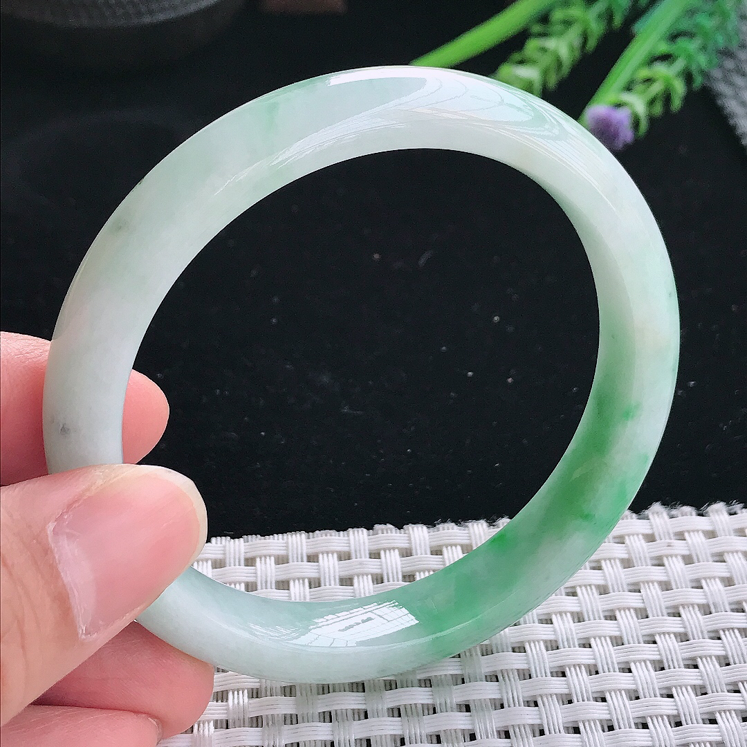 实拍天然翡翠59/11.6/8老坑精美飘阳绿手镯翡翠玉镯手环