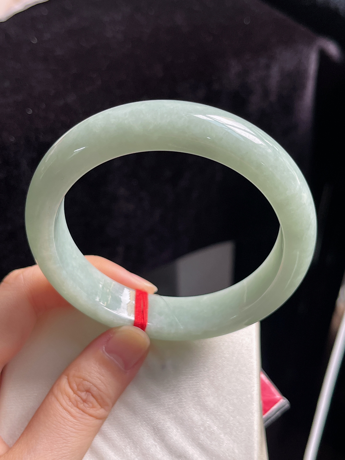 正圈59.6圈口，翡翠糯化种淡绿色手镯