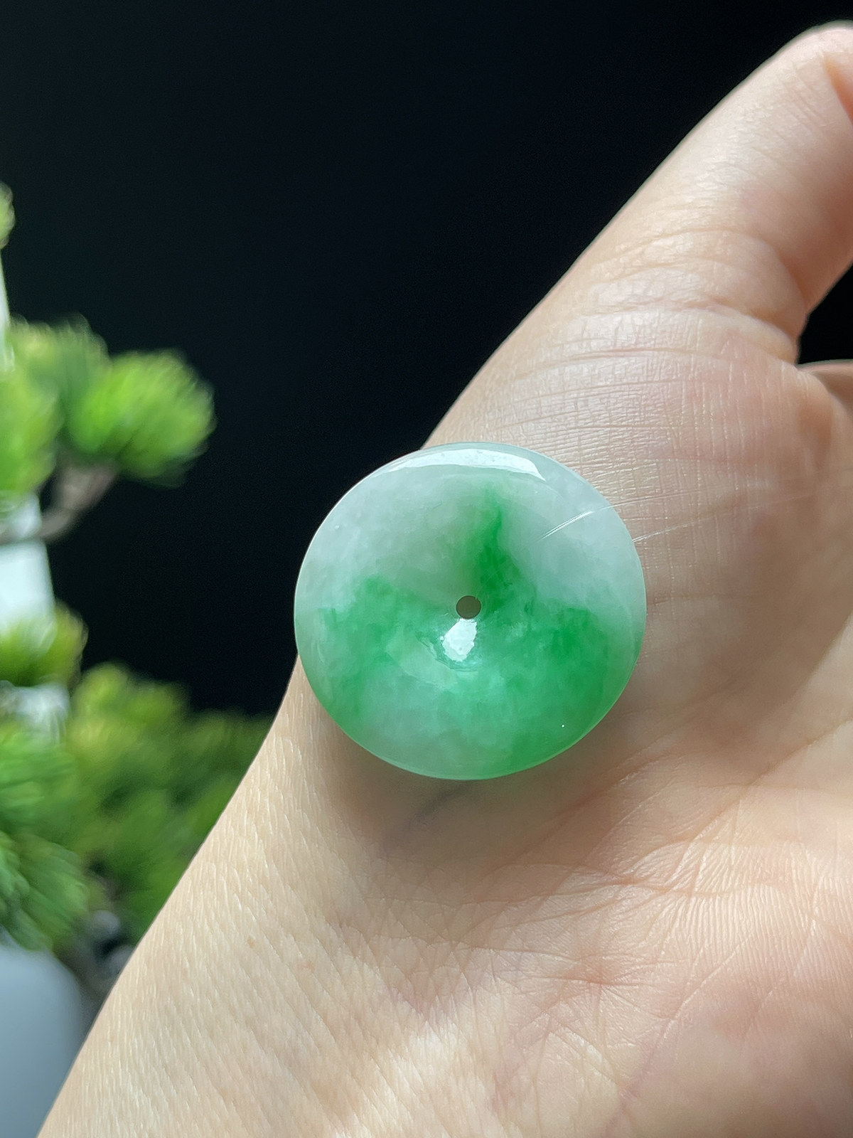 翡翠糯化种飘绿平安扣