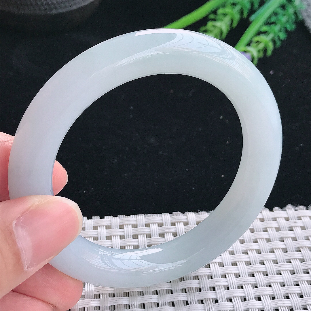 实拍缅甸a货翡翠53.5/10.8/10.6翡翠冰胶水灵冰晴圆条玉镯手环