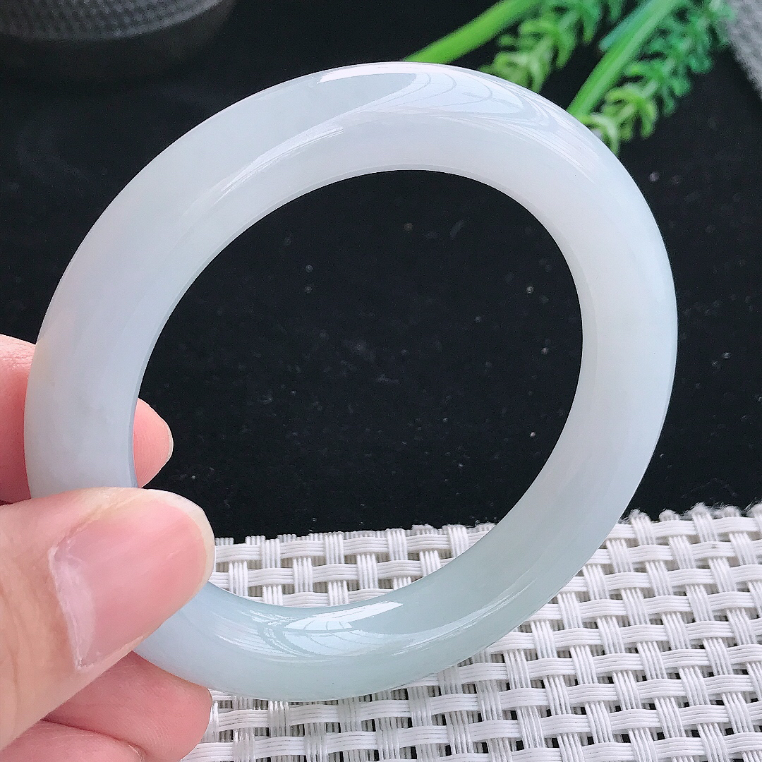 实拍缅甸a货翡翠53.5/10.8/10.6翡翠冰胶水灵冰晴圆条玉镯手环