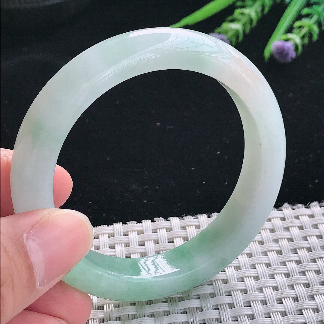 实拍天然翡翠52.8/12.4/8.6老坑冰润飘绿手镯翡翠玉镯手环