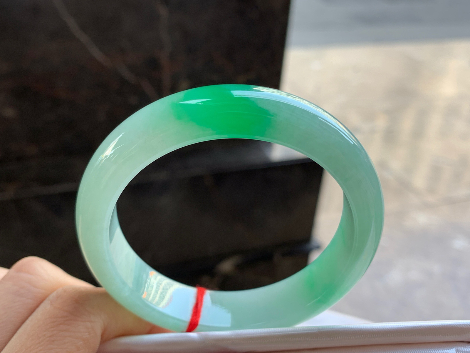 58-14-8.8

阳绿色手镯^_^色阳 玉质温润