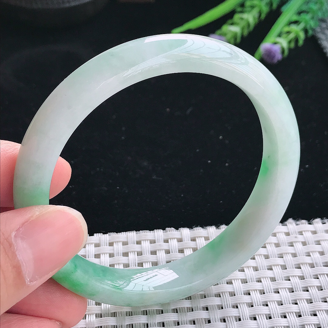 实拍天然翡翠59/11.6/8老坑精美飘阳绿手镯翡翠玉镯手环