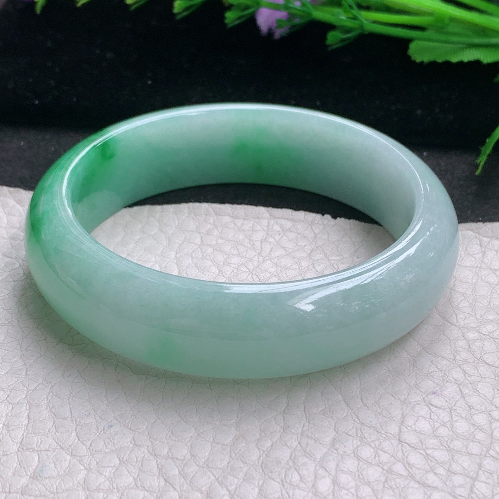 js品质款55*16*8轮胎镯 缅甸翡翠A货玉手镯精美辣绿宽边玉手环