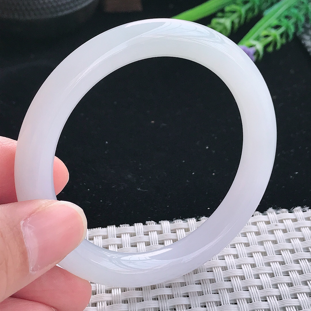 实拍天然翡翠55/9.3/9.1老坑冰纯起胶月光白圆条手镯翡翠玉镯手环