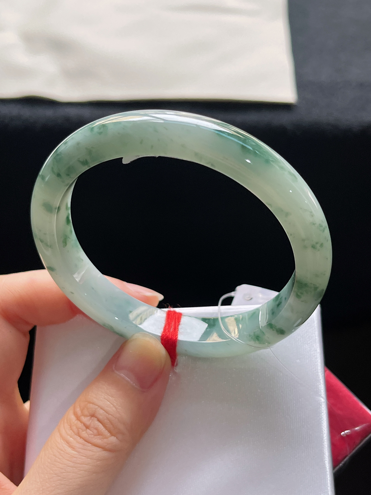 贵妃镯54.3圈口，翡翠冰糯种绿色手镯