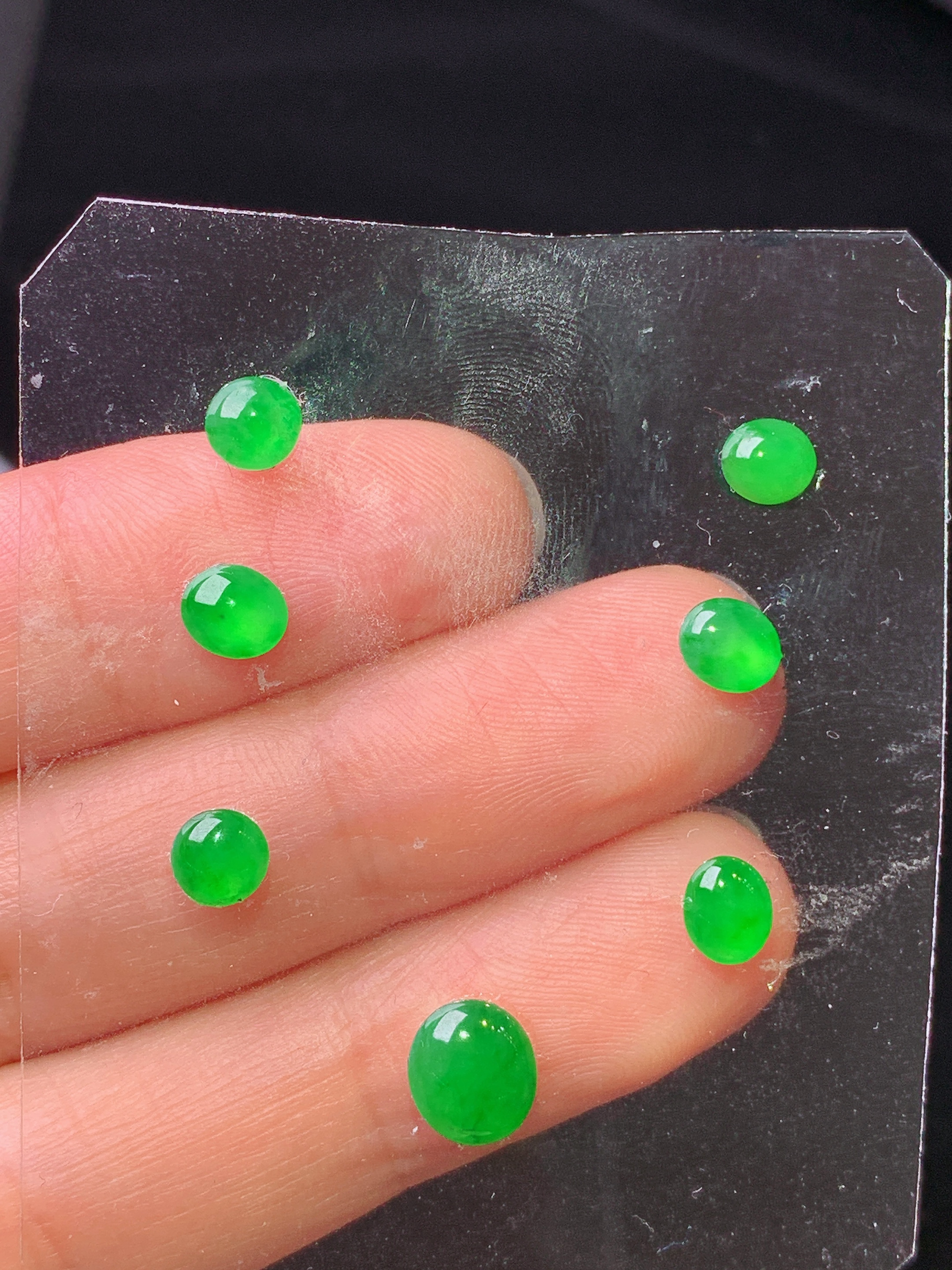 镶嵌款 满绿蛋面一手 玉质细腻 色泽艳丽清新 水润亮眼 取一尺寸7*6*2.5L2