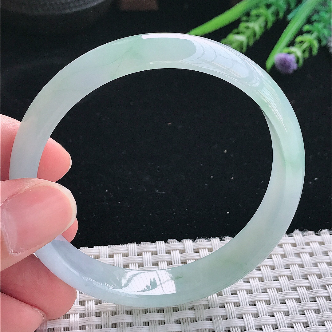 实拍天然翡翠60.5/13.2/6.6大圈口老坑冰胶果冻天空蓝飘花手镯翡翠玉镯手环