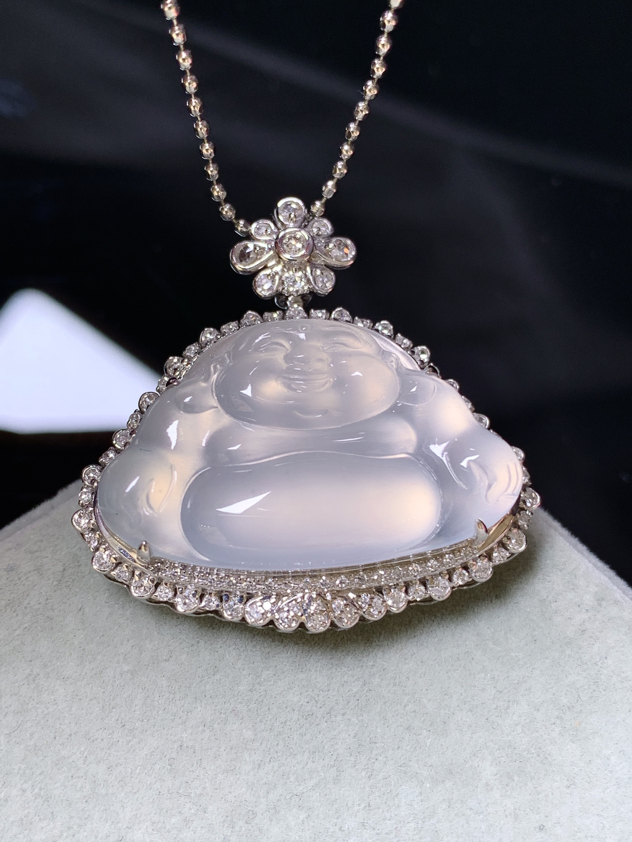 18k金钻镶嵌冰种佛公吊坠 玉质细腻 色泽艳丽清新 水润亮眼 整体尺寸31.2*11.8y4