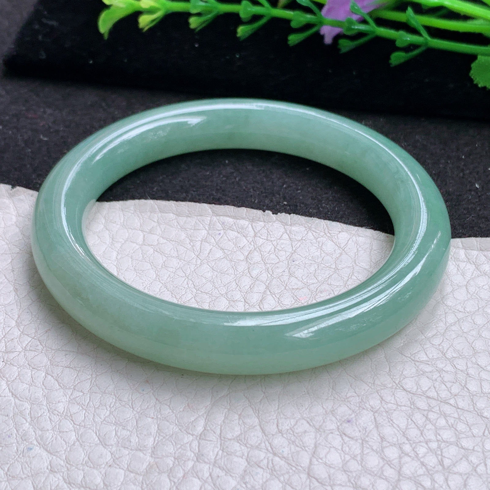 nc清新款54.5*9.8美人镯 缅甸翡翠A货玉手镯精美水绿圆条叮当镯