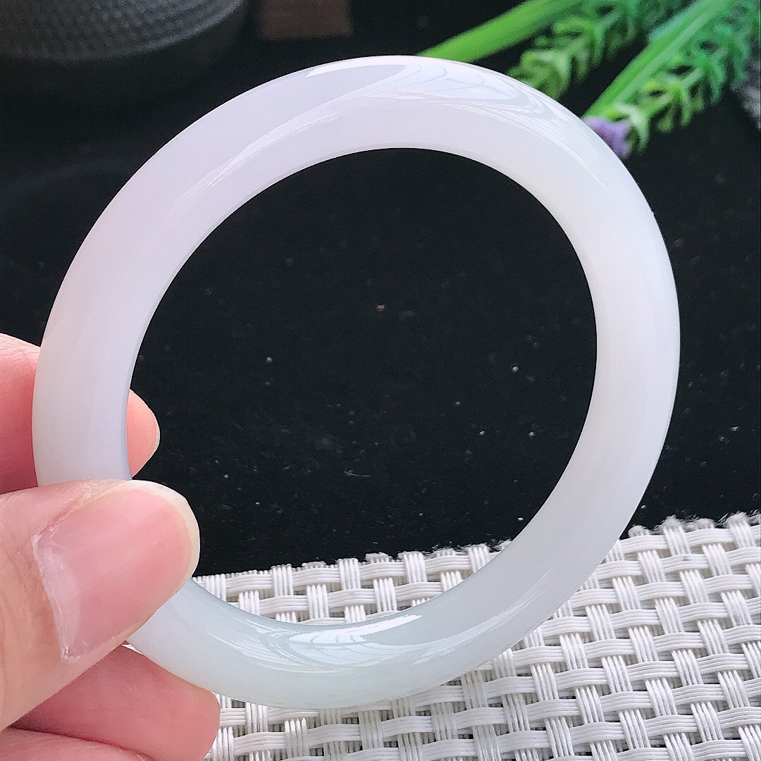 实拍天然翡翠55/9.3/9.1老坑冰纯起胶月光白圆条手镯翡翠玉镯手环