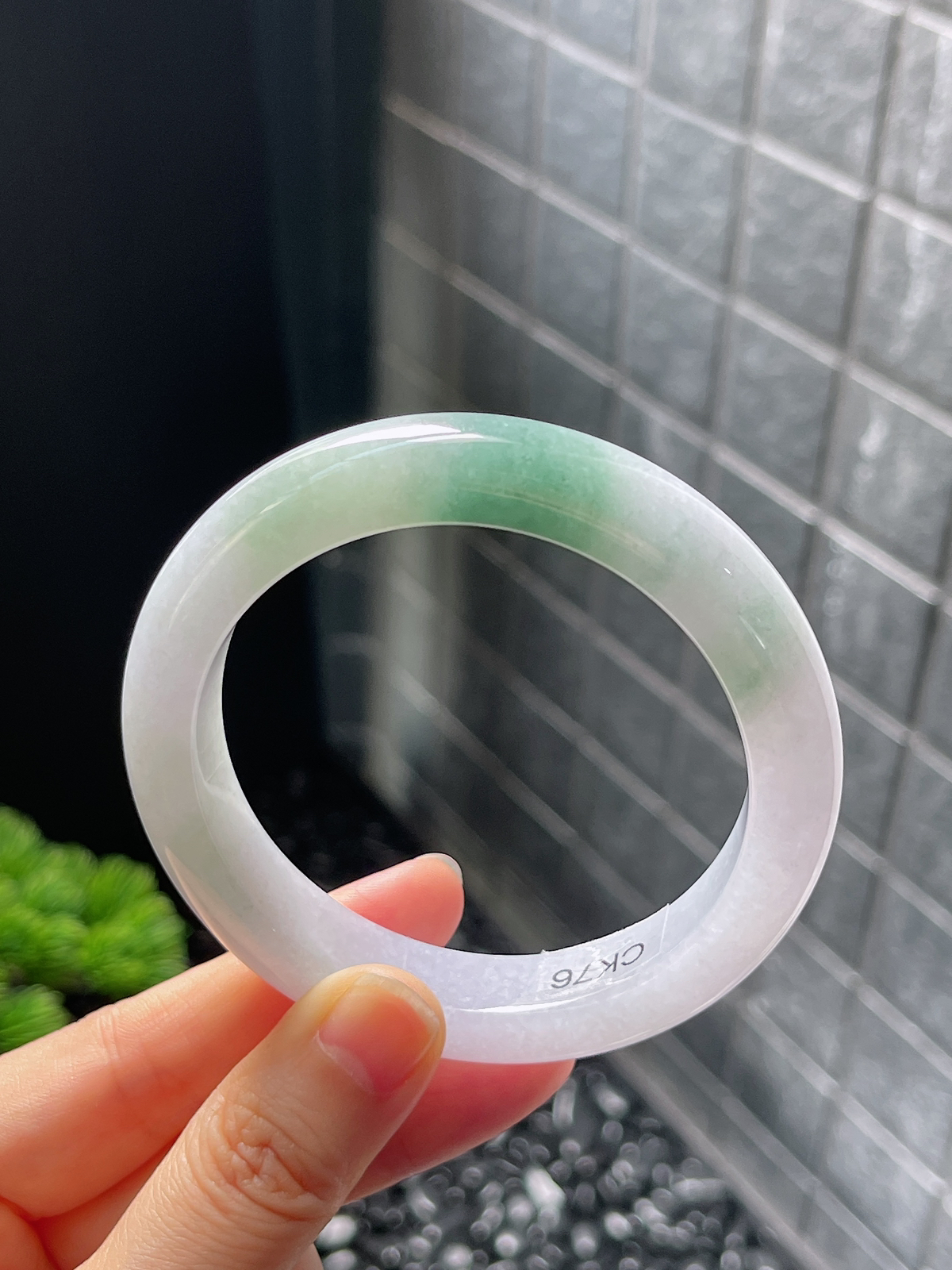 正圈56.3圈口，翡翠糯化种绿色手镯