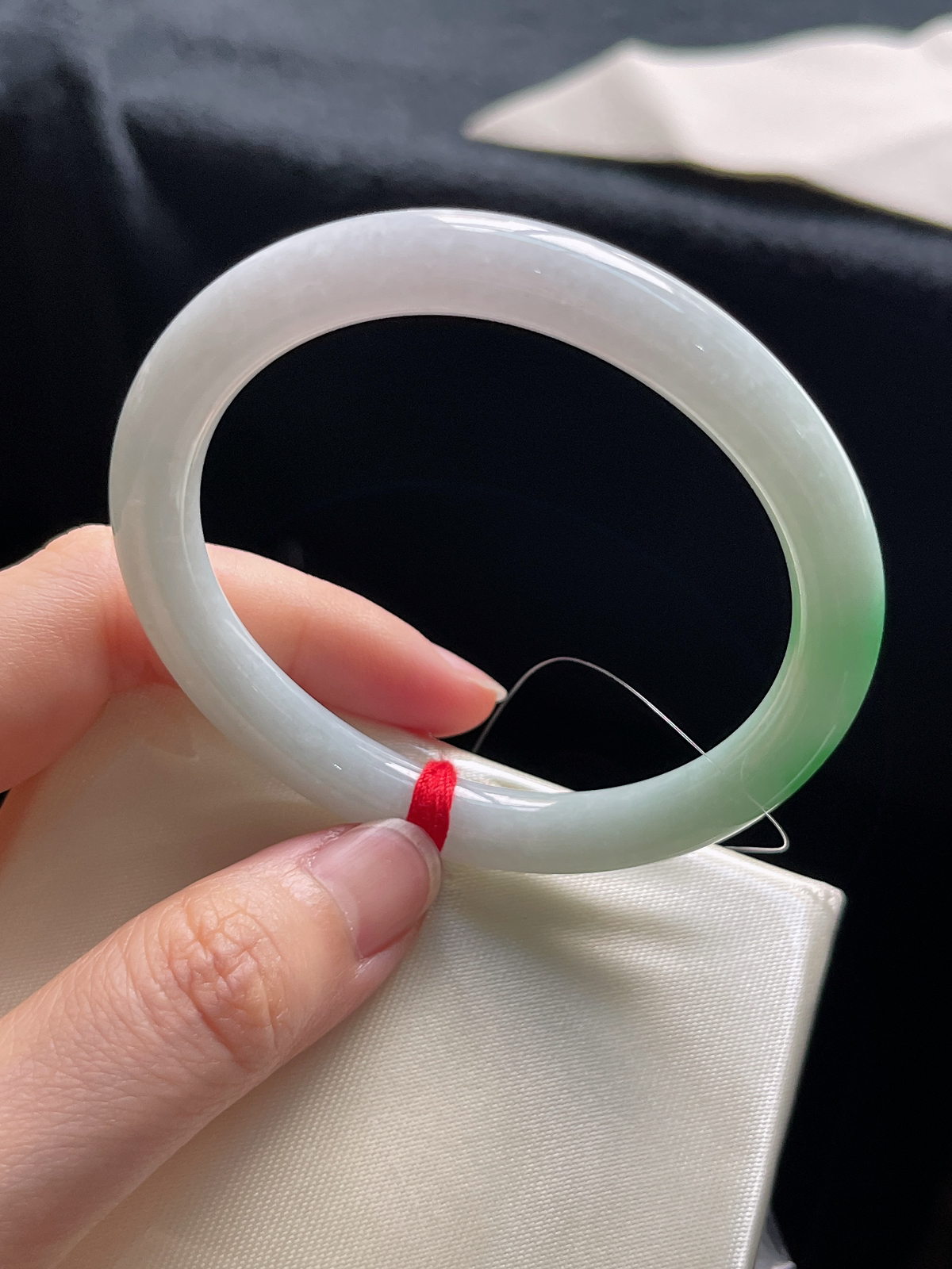 贵妃镯54.4圈口，翡翠糯化种飘花手镯