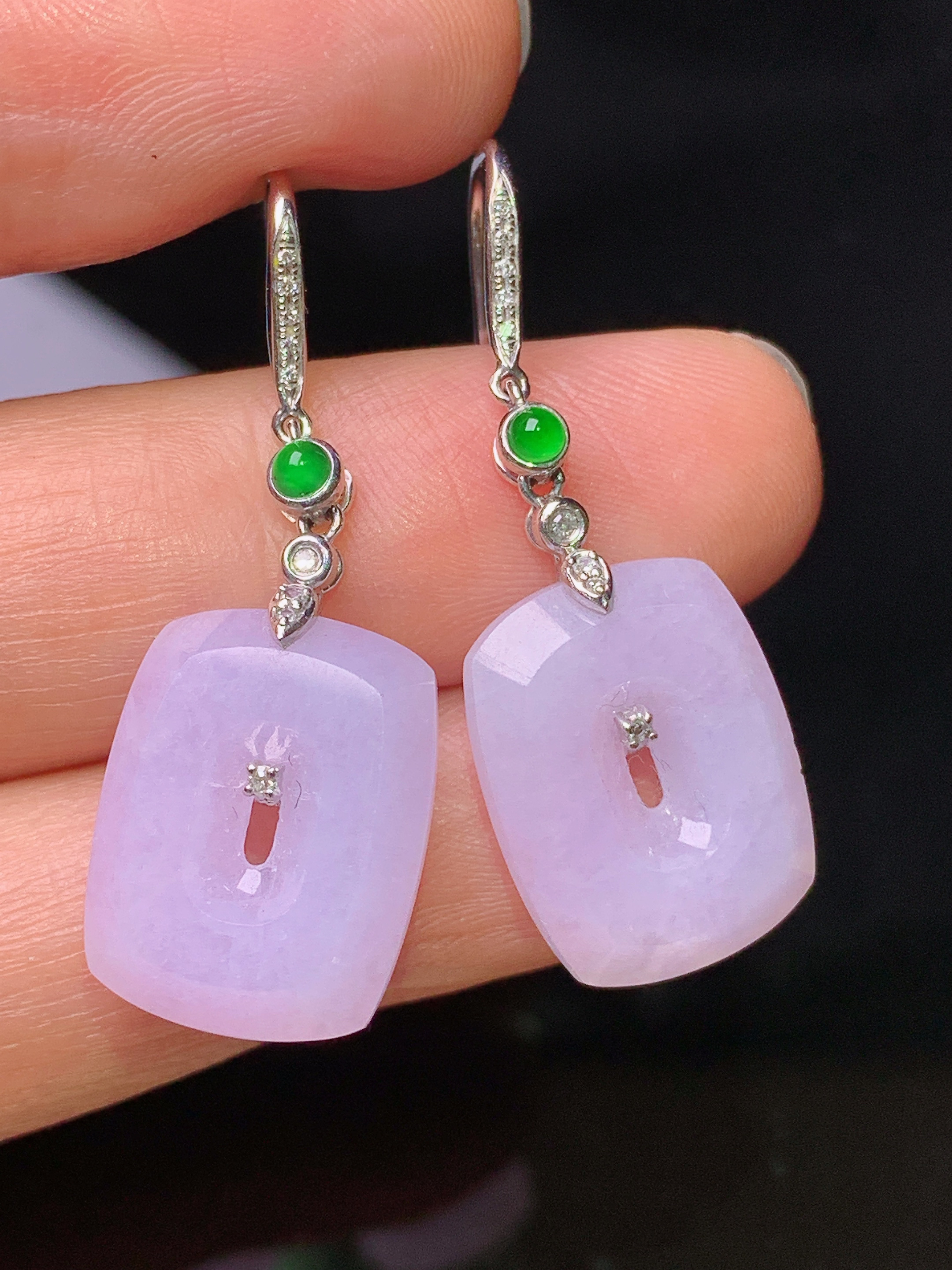 18k金钻镶嵌紫罗兰平安扣吊坠 玉质细腻 色泽艳丽清新 水润亮眼 整体尺寸35*12.5*3.8y4