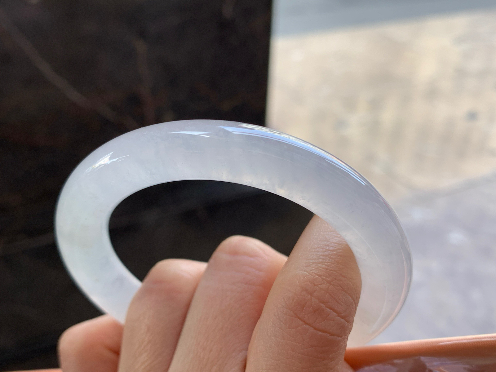 56-11

冰种圆条手镯^_^透亮