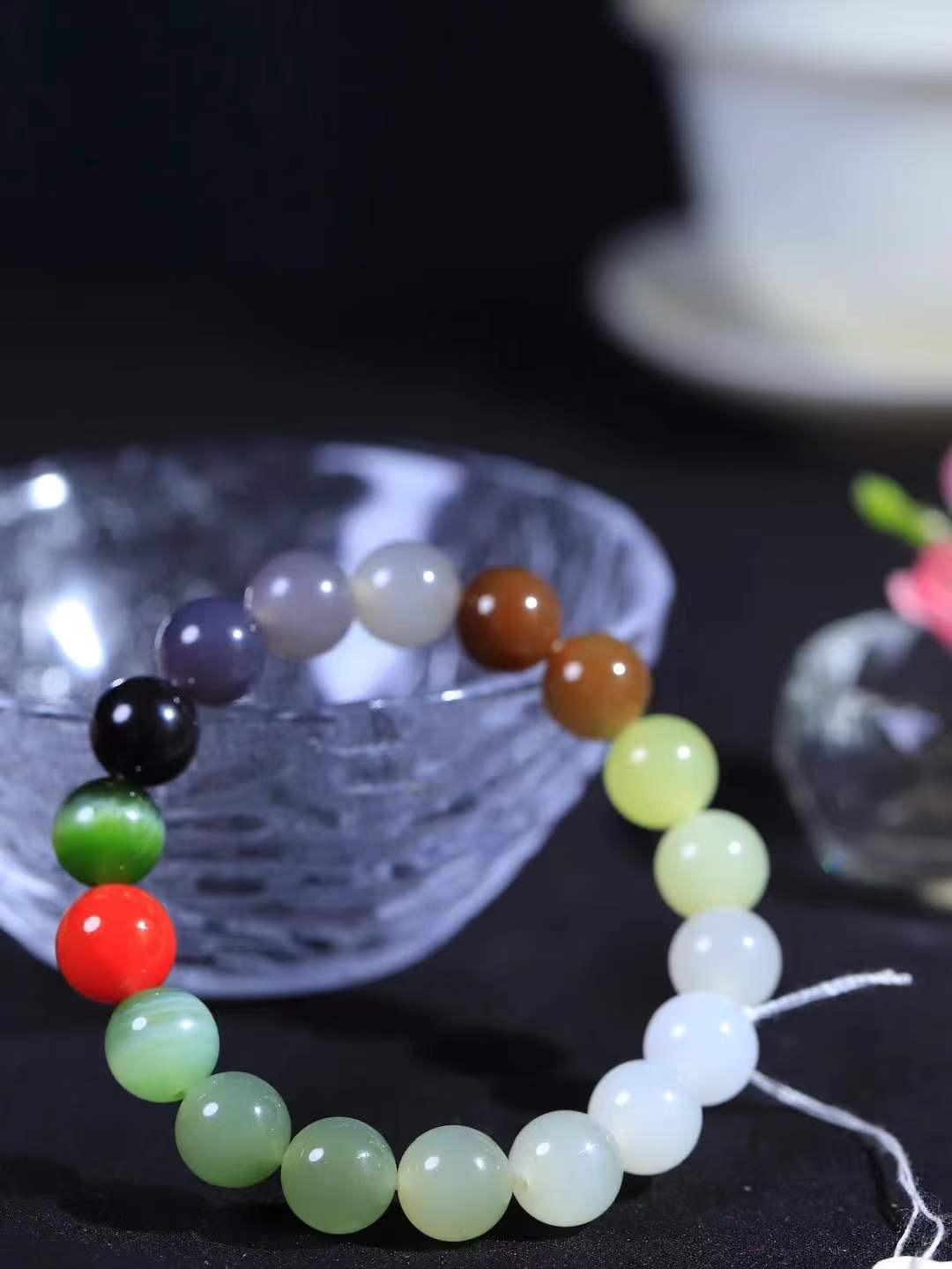 【福运相伴.多宝手串】

货头精选 和田玉多宝圆珠手串，每一颗玉石都凝聚自然的灵气与岁月的沉淀，寓意福禄寿喜，守护您的平安与幸福。佩戴它，感受千年玉文化的温润与优雅。重28克  尺寸取一10.6mm  45351733T