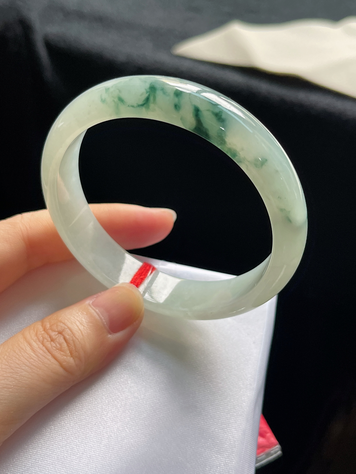 正圈53.7圈口，翡翠冰糯种飘绿手镯