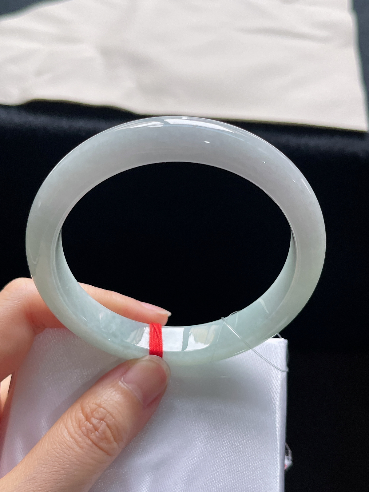 正圈59.3圈口，翡翠冰糯种淡绿色手镯