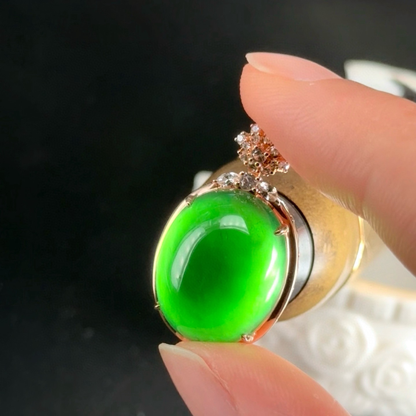 精品18k墨翠蛋面吊坠 种好色正 黑度极好打灯通透 性价比高 尺寸27.8