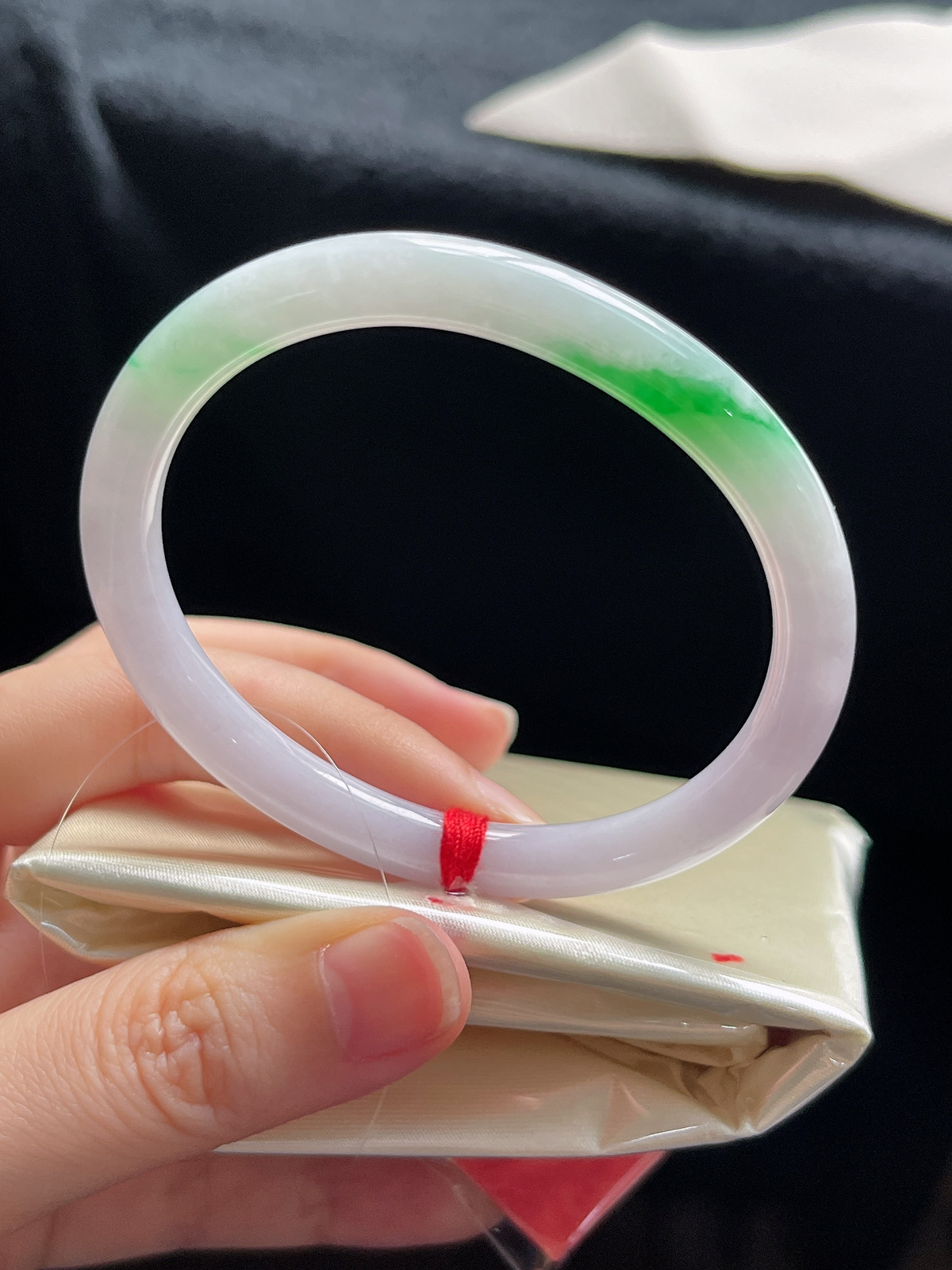 贵妃镯54.6圈口，翡翠糯化种飘花手镯