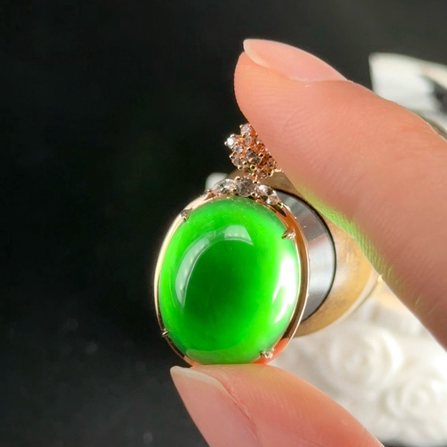 精品18k墨翠蛋面吊坠 种好色正 黑度极好打灯通透 性价比高 尺寸27.8