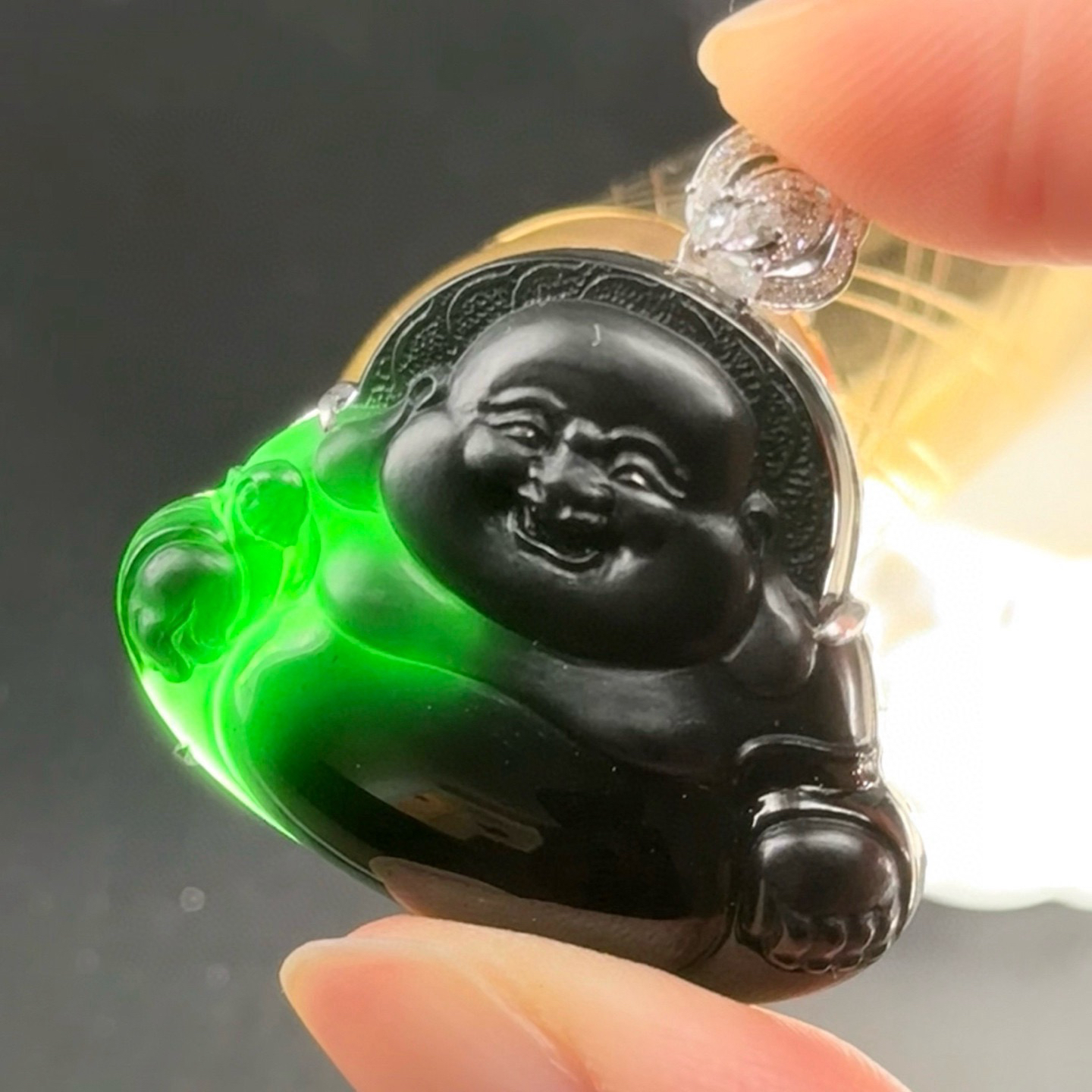 精品18k墨翠大肚佛 种好色正 黑度极好 打灯通透 油性十足  尺寸35.1