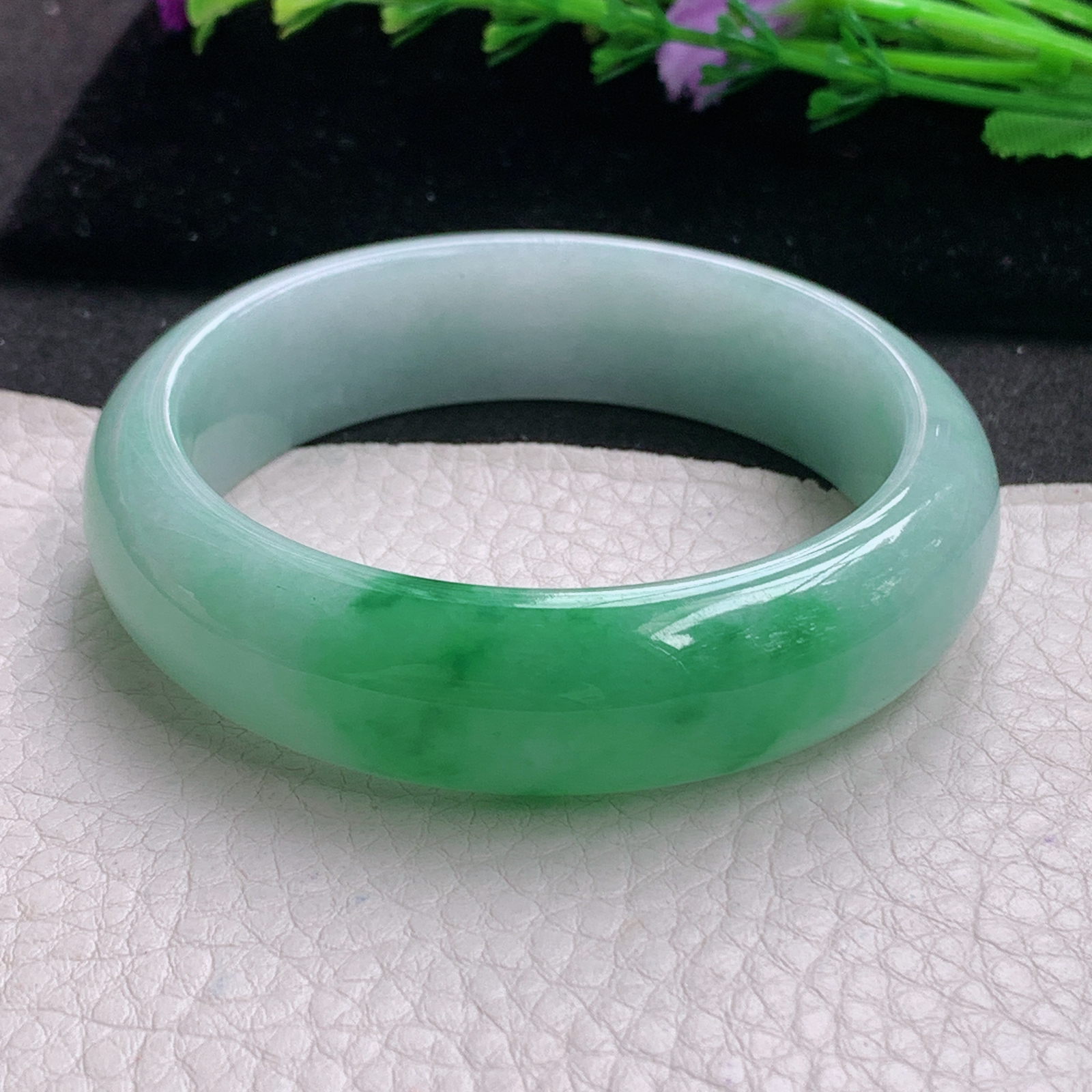 js品质款55*16*8轮胎镯 缅甸翡翠A货玉手镯精美辣绿宽边玉手环