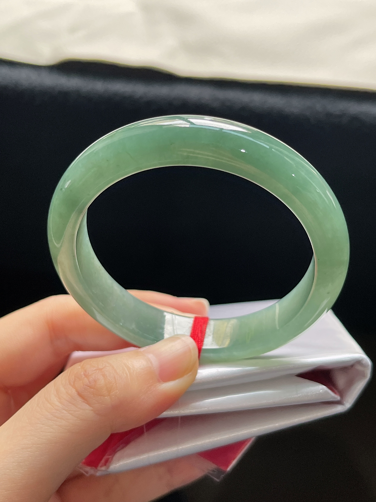 正圈52.1圈口，翡翠冰糯种绿色手镯