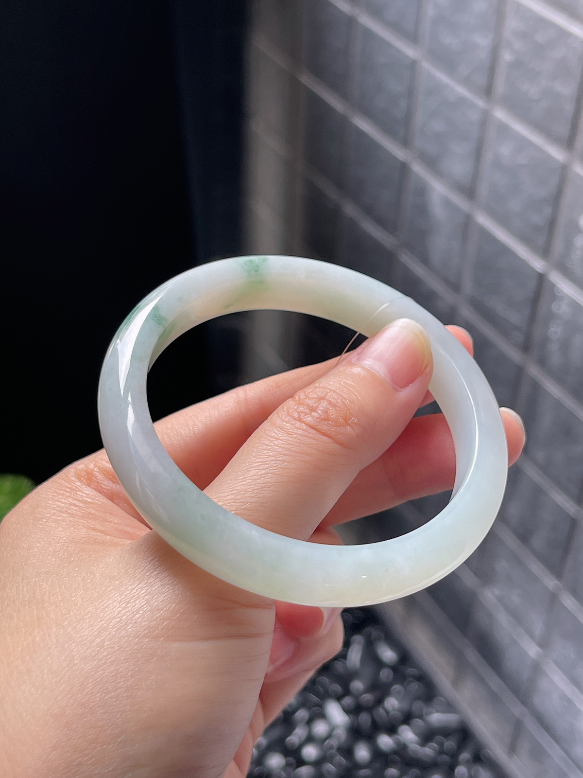 正圈54圈口，翡翠冰糯种飘绿手镯